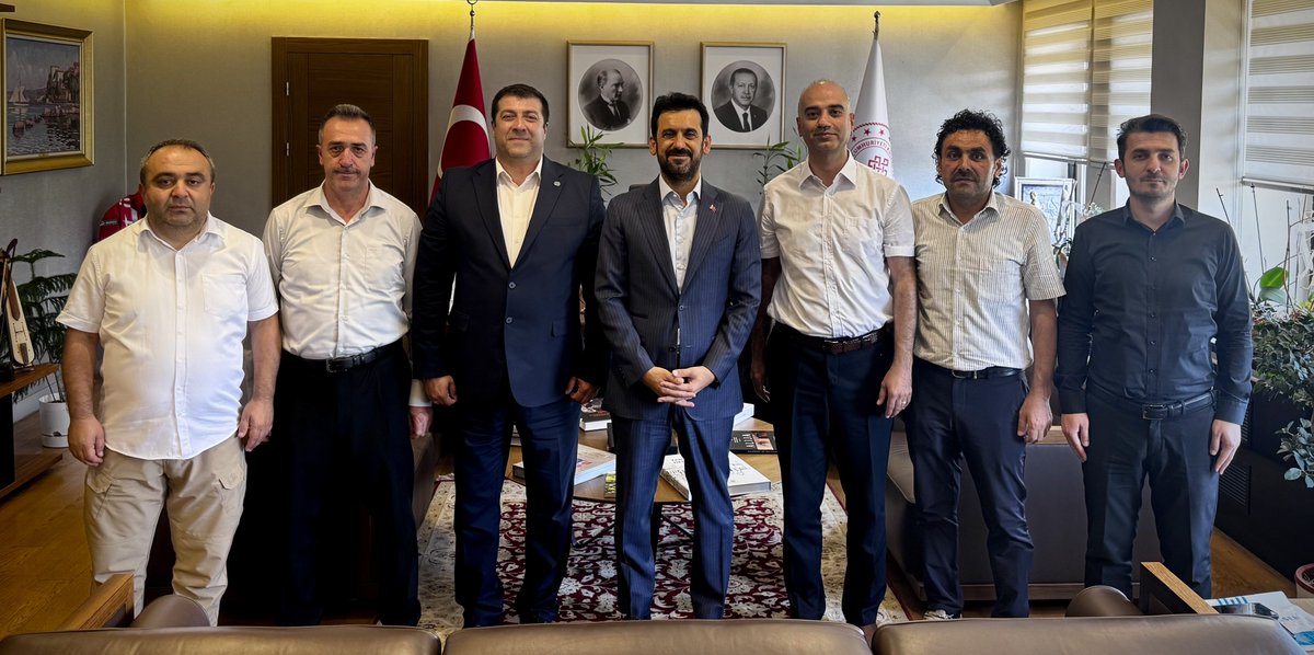 Büro Memur-Sen Erzincan Şube Başkanı Rıza Tuğrul Karagöz ve beraberindeki heyete nazik ziyaretleri için teşekkür ediyorum.