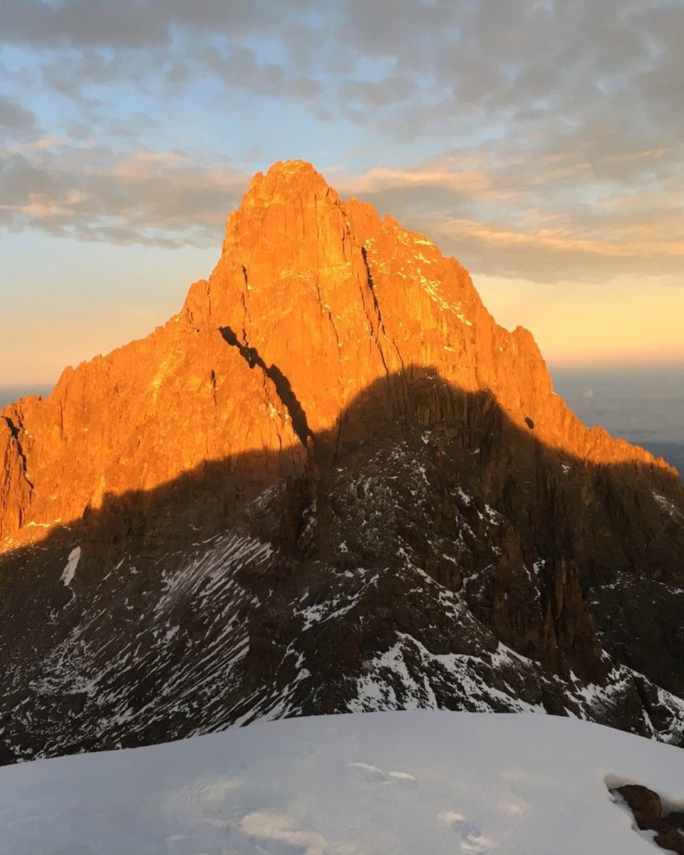 ⛰️This week marks a year on from receiving emergency heart surgery at St George’s. Patrick is taking on Mount Kenya in September 2025 with his three sons and shares his story of how he’s giving back to the NHS team who saved his life.
#TeamGeorges
stgeorgeshospitalcharity.org.uk/news/from-open…