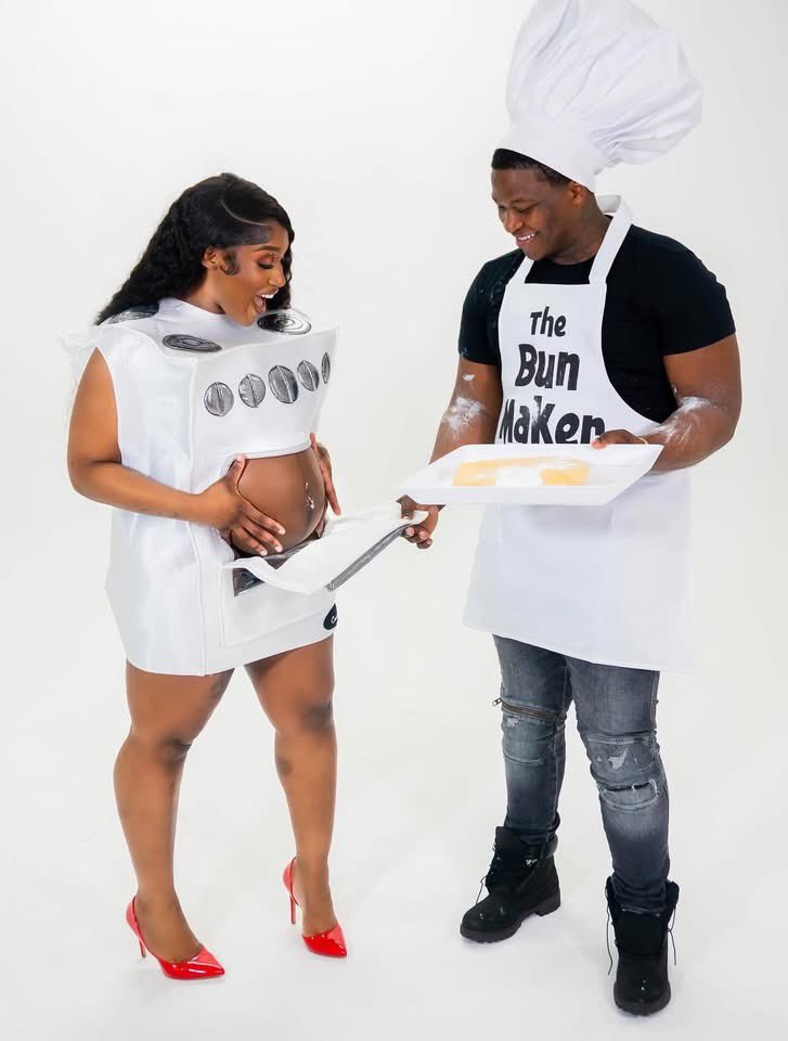 BaddiesSpace's tweet image. Tinkabella’s maternity shoot 👩🏾‍🍳🥹💕