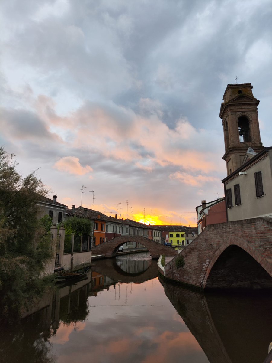 Clara Mielgo (@claramielgo2711) on Twitter photo Good days at Comacchio presenting our project funded by <a href="/Sepaleontologia/">Sepaleontologia</a> at TAPHOS 2025 congress, surrounded by colleagues, amazing views and food! <a href="/taphonomy_iphes/">Area de Tafonomia y Zooarqueologia</a> <a href="/iphes/">IPHES-CERCA</a> Good days at Comacchio presenting our project funded by <a href="/Sepaleontologia/">Sepaleontologia</a> at TAPHOS 2025 congress, surrounded by colleagues, amazing views and food! <a href="/taphonomy_iphes/">Area de Tafonomia y Zooarqueologia</a> <a href="/iphes/">IPHES-CERCA</a>