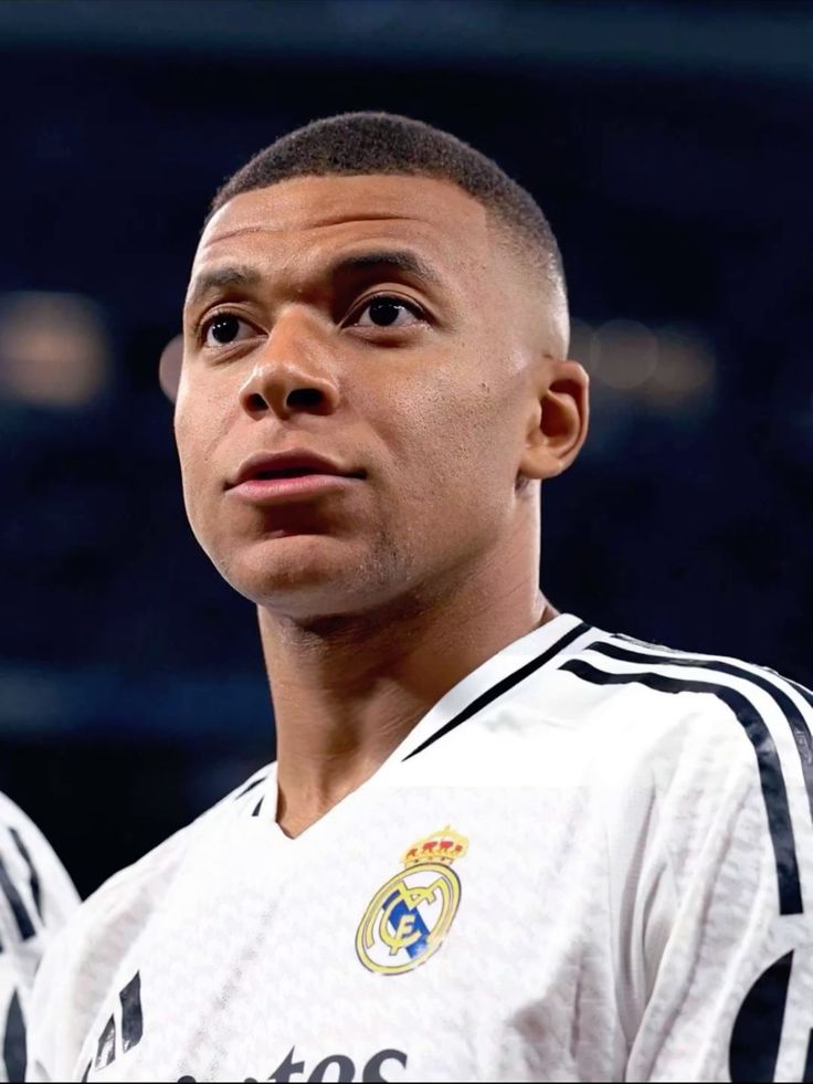 🚨 BREAKING: Kylian Mbappé has been hosiptalized.

He suffers from acute gastroenteritis. <a href="/AranchaMOBILE/">Arancha Rodríguez</a>