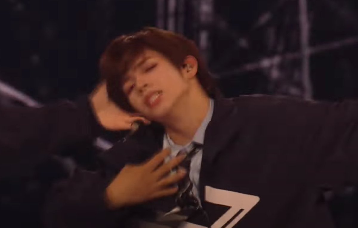 2jaylawr's tweet image. one thing about jl is that his performances will always highlight his versatility in his facial expressions and emotions to convey the song
AHOFS 1ST STAGE AT MYKFESTA
#AHOF_MyKFESTA2025
#마이케이_아홉첫무대
#마이케이페스타