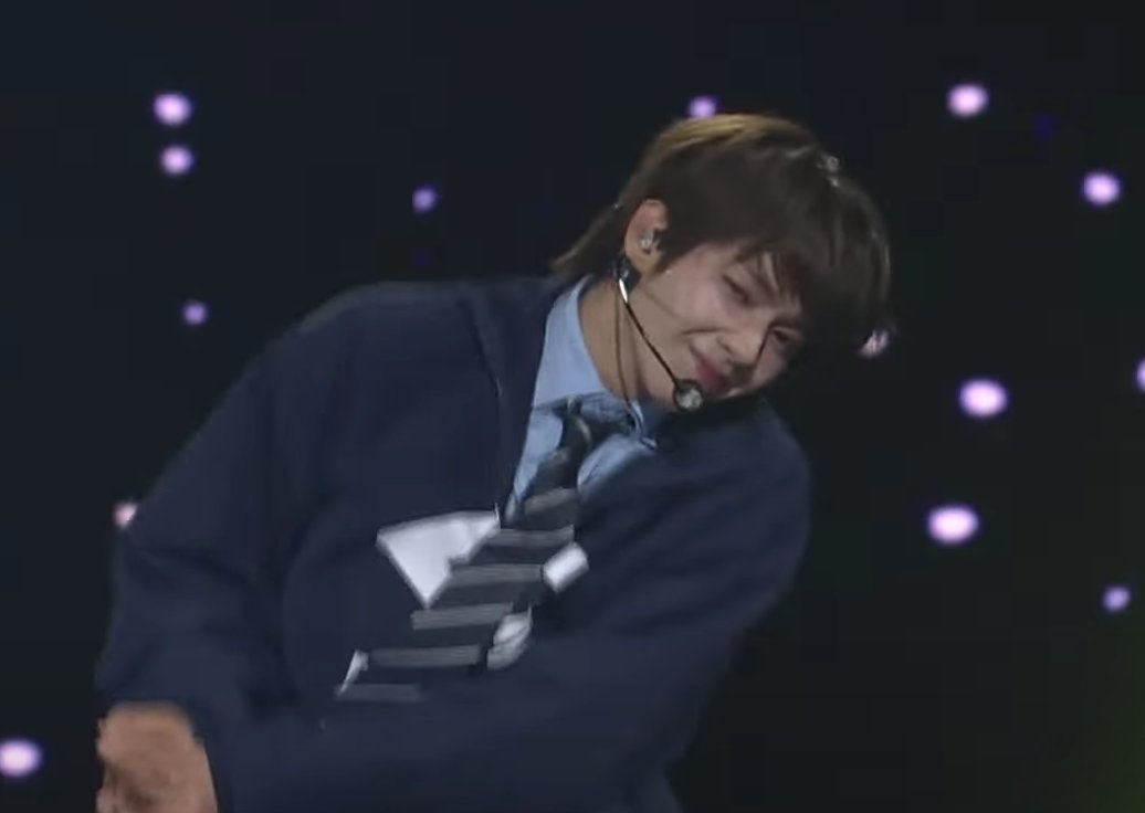 2jaylawr's tweet image. one thing about jl is that his performances will always highlight his versatility in his facial expressions and emotions to convey the song
AHOFS 1ST STAGE AT MYKFESTA
#AHOF_MyKFESTA2025
#마이케이_아홉첫무대
#마이케이페스타