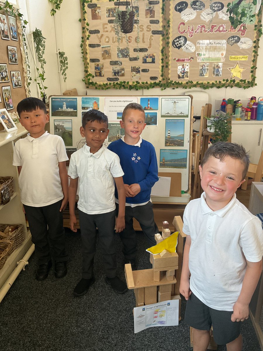 Fantastic team work when planning and building a light house in our building area. #GPSClass7