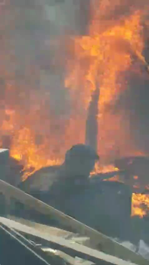 هذا ما تعيشه غزة يوميا..

الصورة من استهداف خيمة في مخيم الشاطئ اليوم