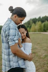 cliford314494's tweet image. Hugs are like a warm blanket for your soul, kisses can be drama 😂💕Hugs say I've got you, kisses say I've got expectations #HugItOut #DramaFreeZone