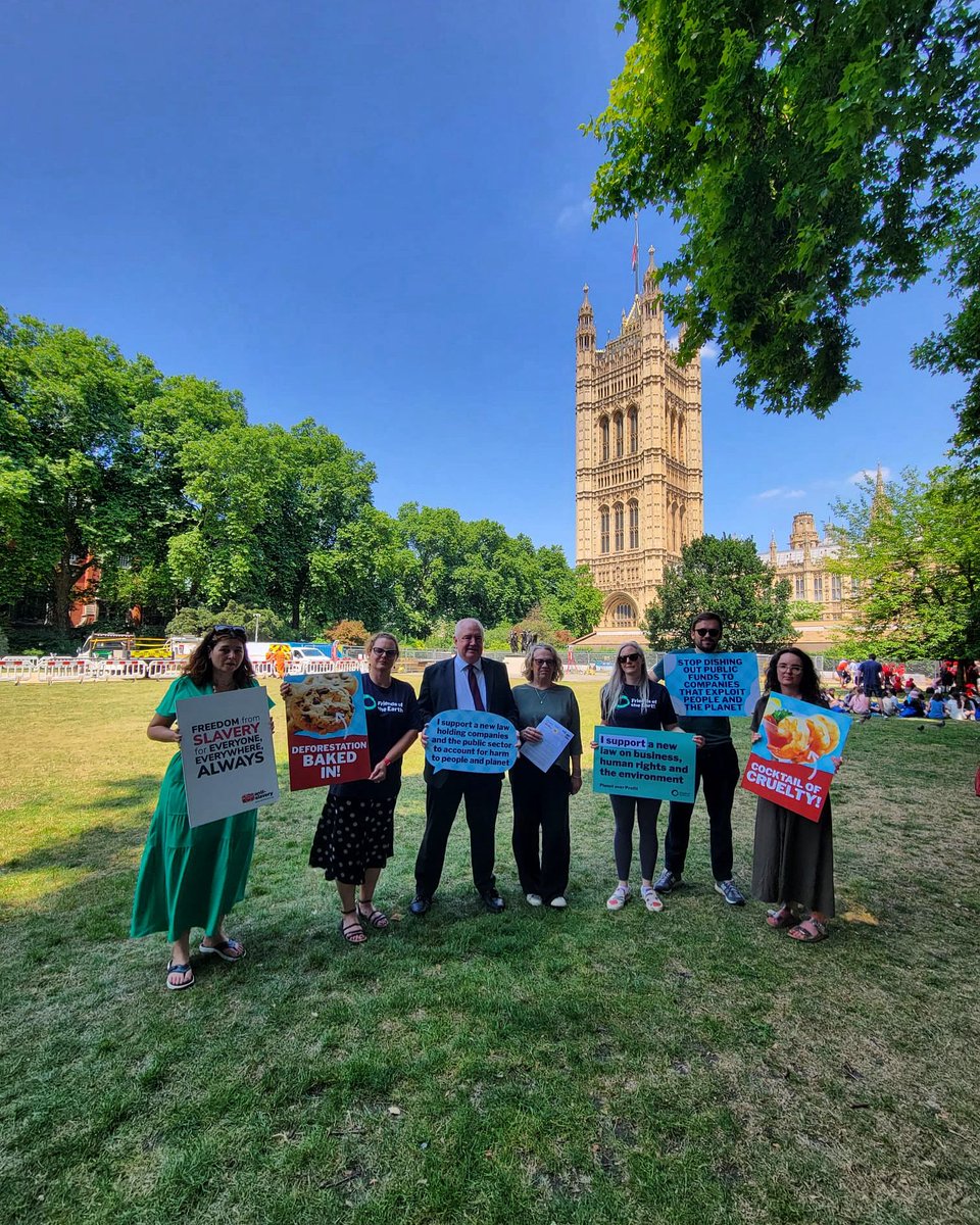 ABColombia (@abcolombia1) on Twitter photo This #NationalPicnicWeek we’ve joined with <a href="/CorpJusticeUK/">Corporate Justice Coalition</a> with a simple message: don’t let UK companies picnic on the planet. 145,480 people signed our call for a new #BizHumanRights law: now it’s over to the government to take action. This #NationalPicnicWeek we’ve joined with <a href="/CorpJusticeUK/">Corporate Justice Coalition</a> with a simple message: don’t let UK companies picnic on the planet. 145,480 people signed our call for a new #BizHumanRights law: now it’s over to the government to take action.