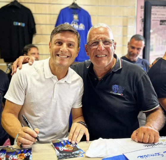 L'Italia è quel paese dove i giornalisti criticano un incontro della #Juve con il Presidente degli Stati Uniti, ma non parlano dell'#Inter e dei contatti con la #mafia. Se ne parlano, menzionano il #Milan per "spostare il focus".
Foto: Zanetti con condannati a 15 anni di carcere