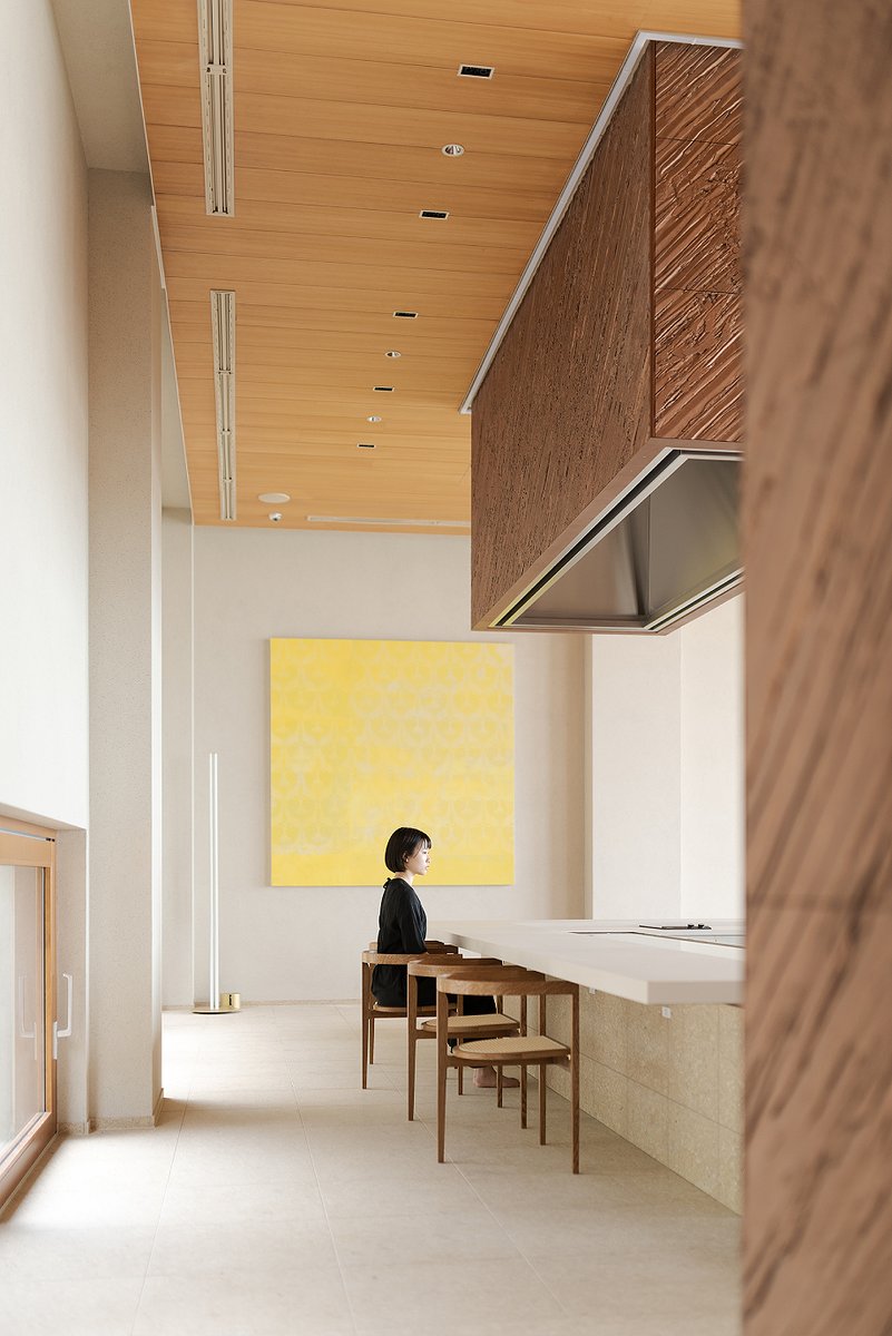 Esta semana vimos: Villa privada inspirada en la arena y el mar / REIICHI IKEDA DESIGN (RID).
-> Fotografía: Yoshiro Masuda
-> interioresminimalistas.com/2025/06/20/vil…