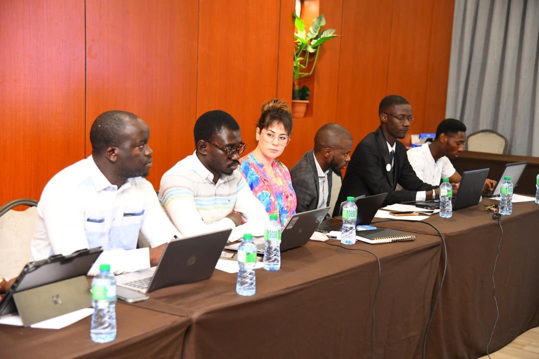 ArpSenegal's tweet image. 🏥 Atelier #sérialisation des médicaments au Sénégal : renforcer la sécurité de la chaîne d'approvisionnement pharmaceutique.

📅 18/06/25 | 📍 Hôtel AXIL Dakar

#SantéPublique #Sénégal #Pharmacie