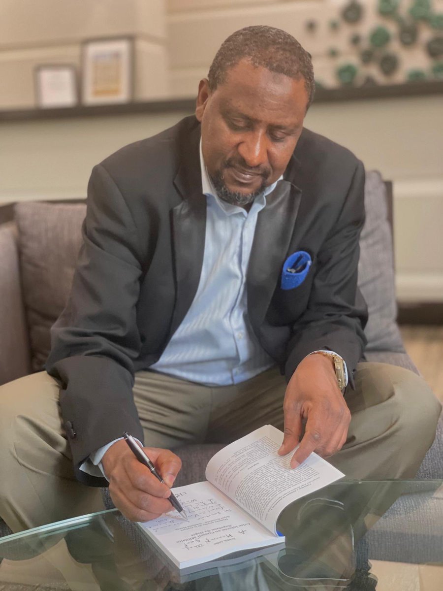 abbaseidik's tweet photo. Ici à Washington: séance de dédicace de mon dernier livre paru en 2024 chez l’Harmattan à Paris et dont la dédicace a commencé en 2016 à Tunis. https://t.co/kt9TO7rn9p