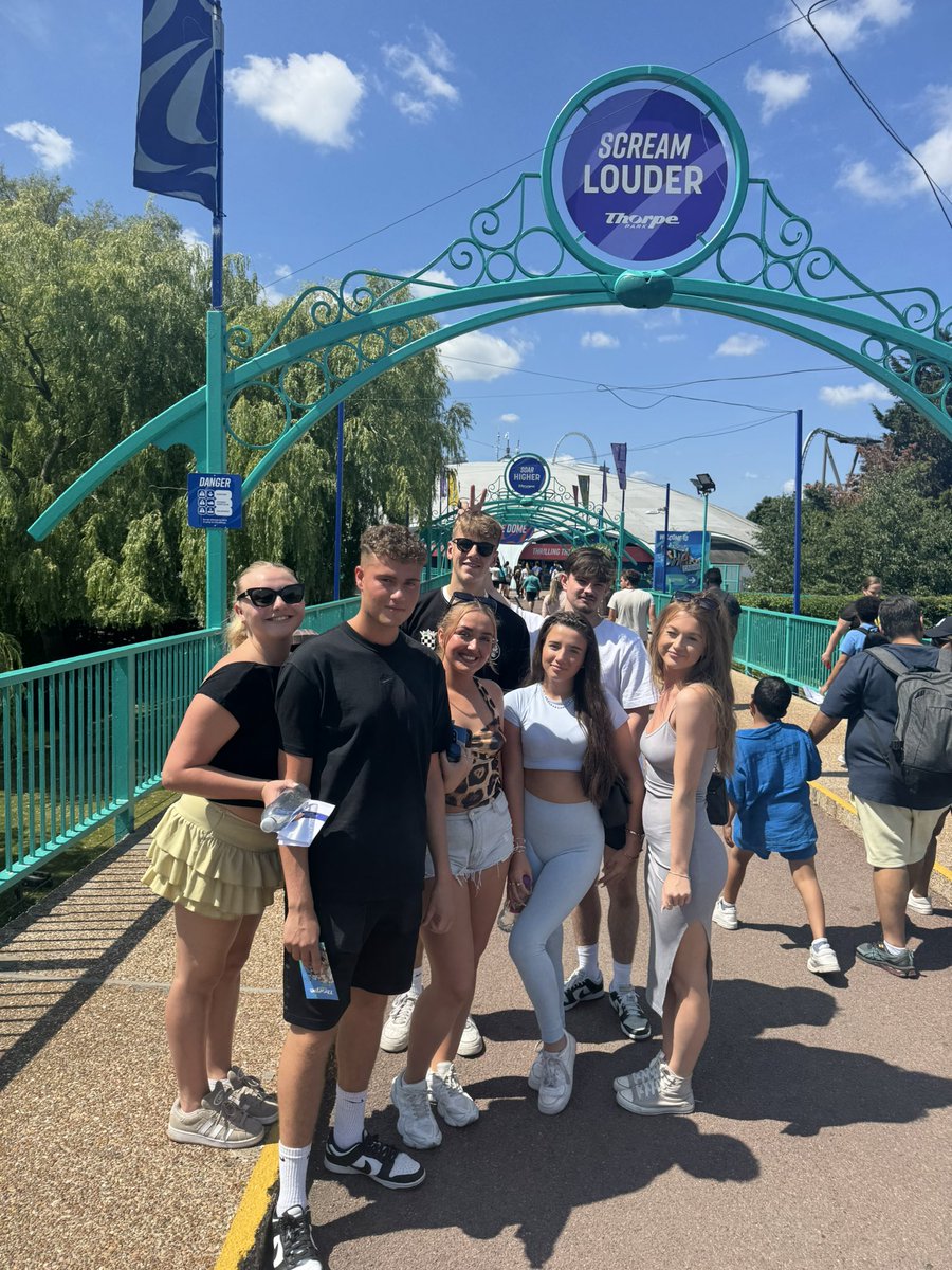 _thomas_jones4's tweet image. Fantastic end of year trip with the whole department yesterday at Thorpe Park. A lot of fun and lovely weather to finish the year🎢☀️

@JoelMorgan81