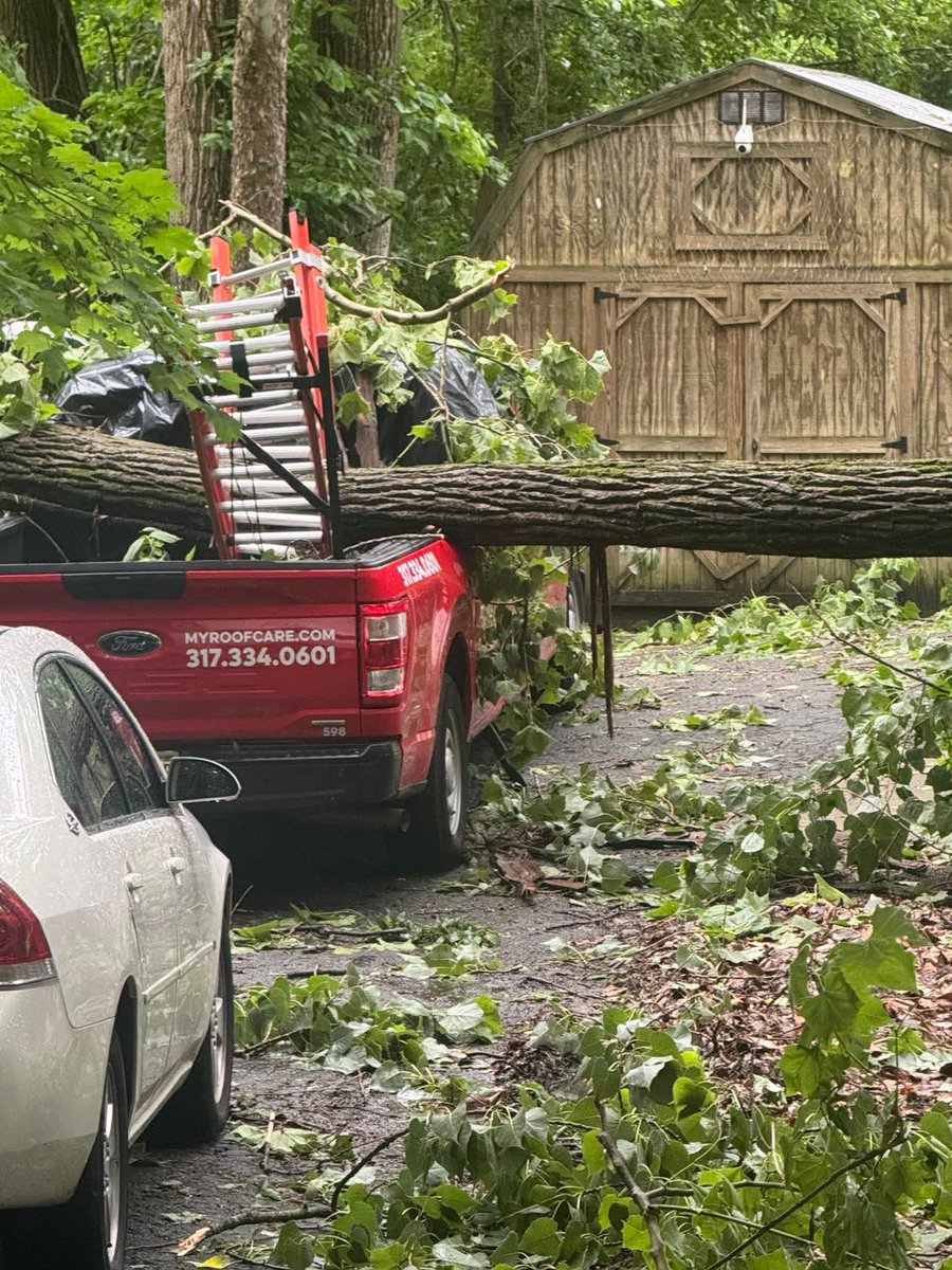 angelaganote's tweet photo. Major cleanup going on right now at 116th and River Road in Carmel. We still have about 6Ok people without power in Indiana. An 81mph wind gust, and another 80 and 71 mph in IN. 
A few photos from Robert Penzes below. https://t.co/7c3jhkKKWf