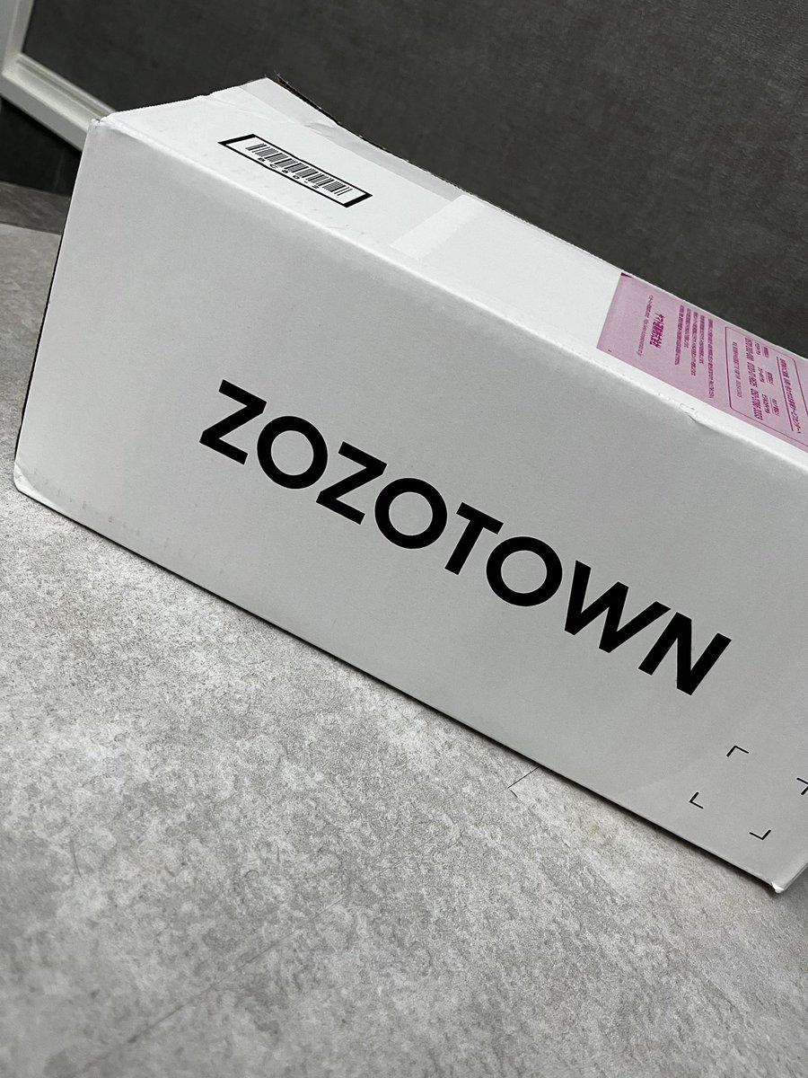 eri_eri_4_'s tweet photo. 白箱
当たりますように🎯
 #ZOZOSALE箱CP https://t.co/tsrB7HQt3D