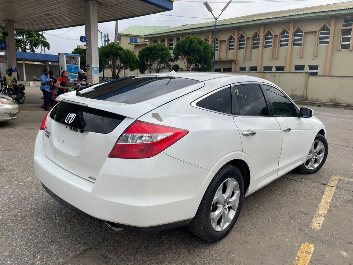 JojoAutos's tweet image. UPDATE‼️UPDATE ‼️UPDATE ‼️
Good deal !! 🚘🚘
Fresh In Honda Crosstour 2012 # 🇺🇸
Accident free / first body / Key Starter / Sun roof / 4plug ENGINE
Price: ~15Milion~ Now 13.8M Gaskia Only...
Location- Lagos
FOR ONLY SERIOUS BUYERS ONLY..