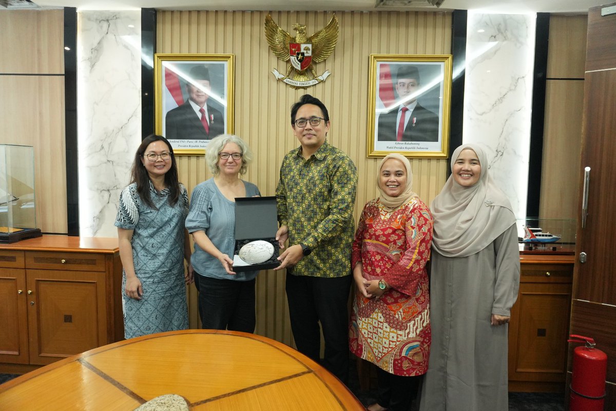 MonashInfotech's tweet image. Recently our Dean Professor Ann Nicholson embarked on a tour to Indonesia and China, engaging with esteemed academics, industry leaders and government representatives on the cutting-edge in #technology — with a focus on health and #AI.