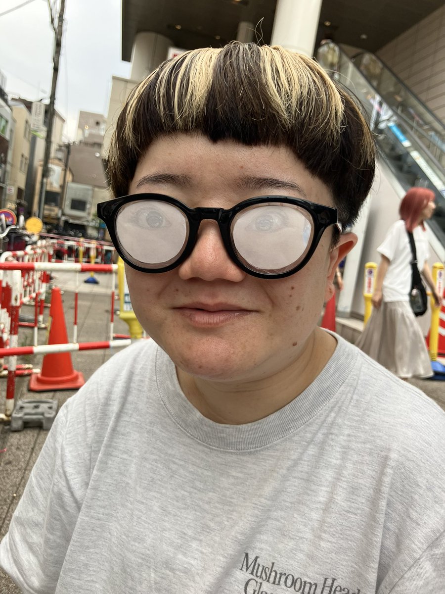 明日は
事務所ライブ「ミドル座」
ネタダケ　コント編
渋谷のばぐちかで出させていただきます！
2本合わせて一本です！

願います🤲