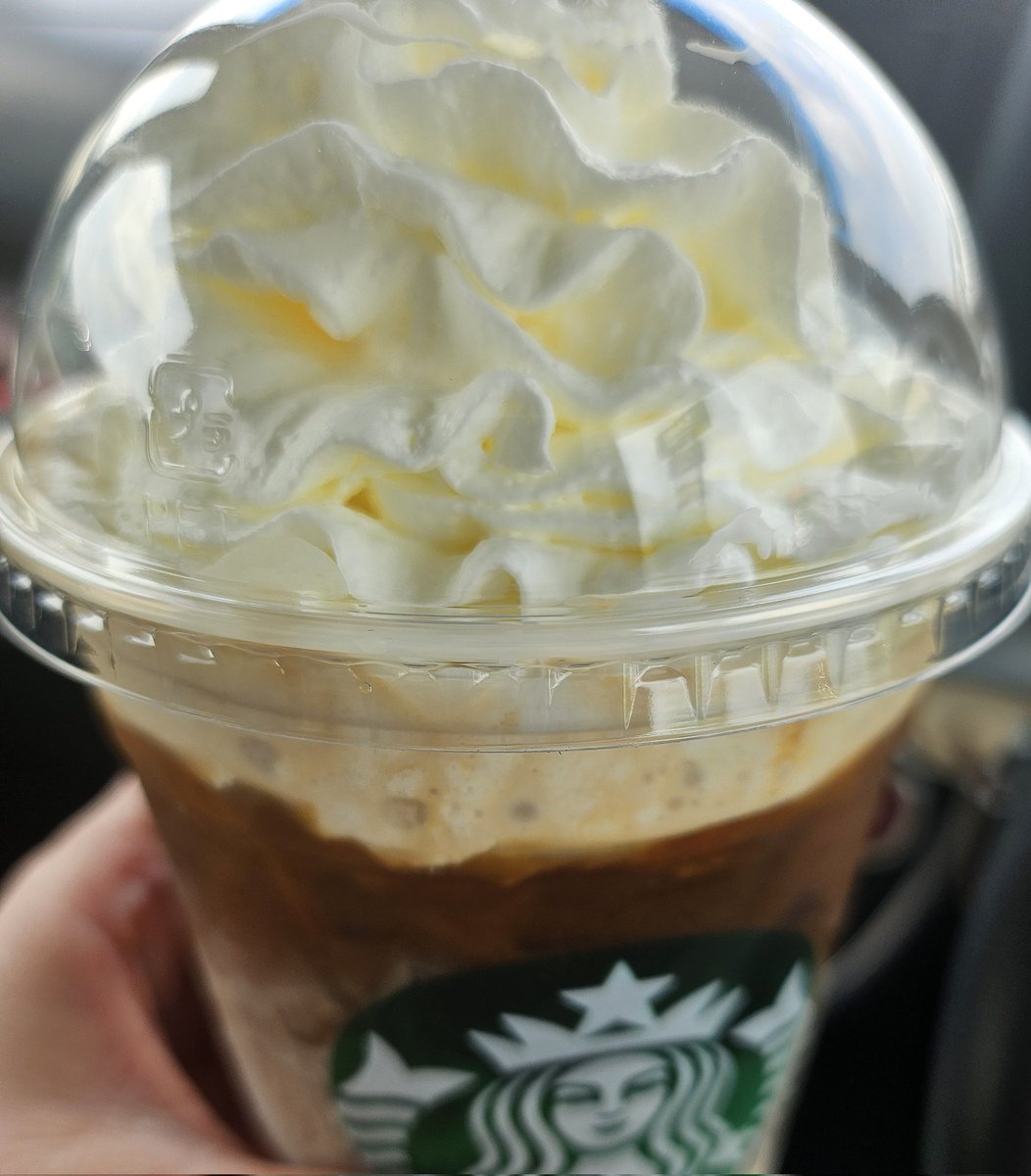 rinhina's tweet photo. ビターミルクコーヒー☕ショット追加でビター味ましまし。ホイップ追加でもったり❤

#スタバ
#ビターミルクコーヒー https://t.co/wGnhO3Swdr