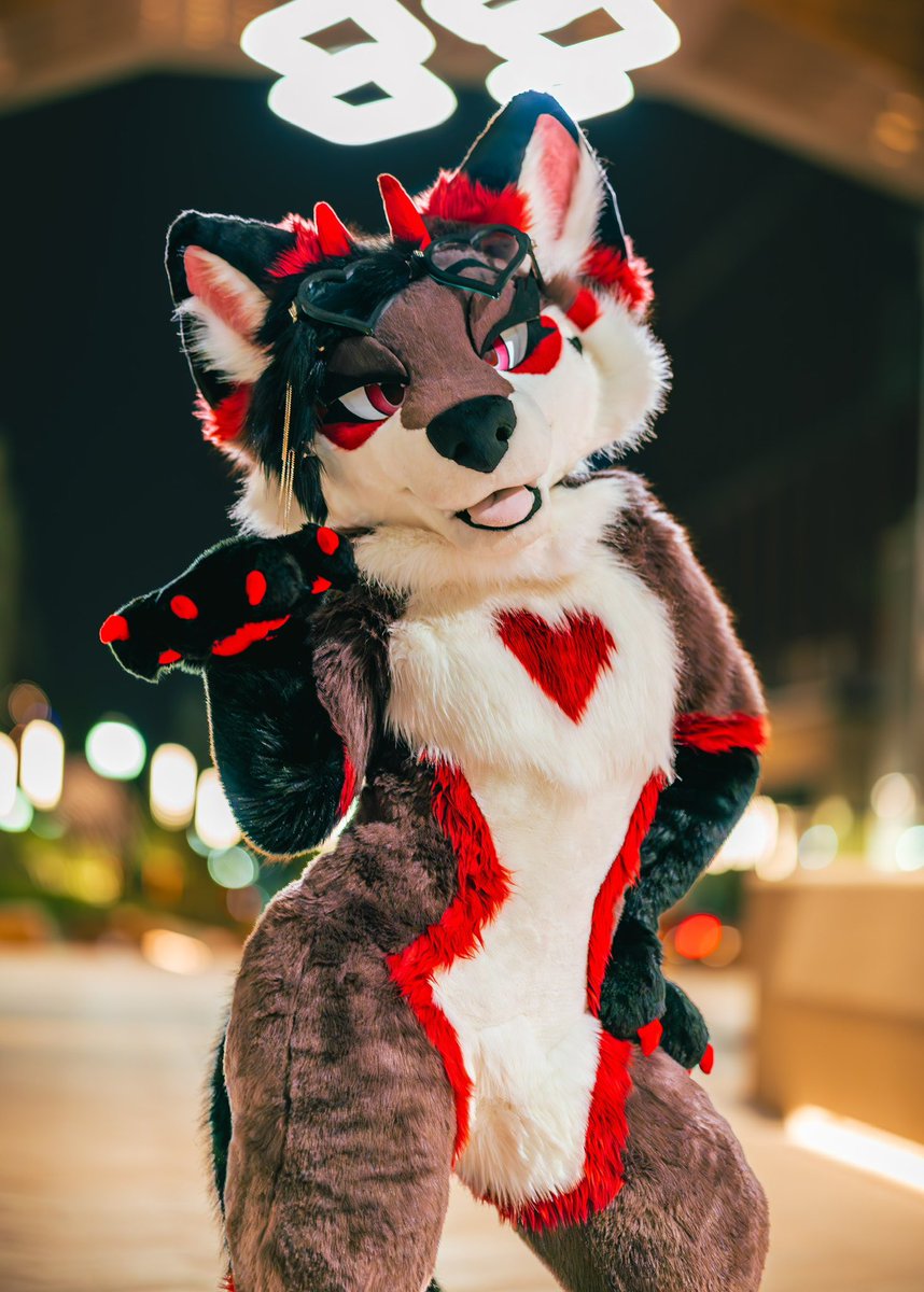 KaiVixie's tweet image. To all AC attendees, have a fun weekend and be safe! Make sure to drink a bunch of water too! I wish I could be there but my moving date was too close to the con dates ๐ช
BUUUUT my next con will be AFC! โจ