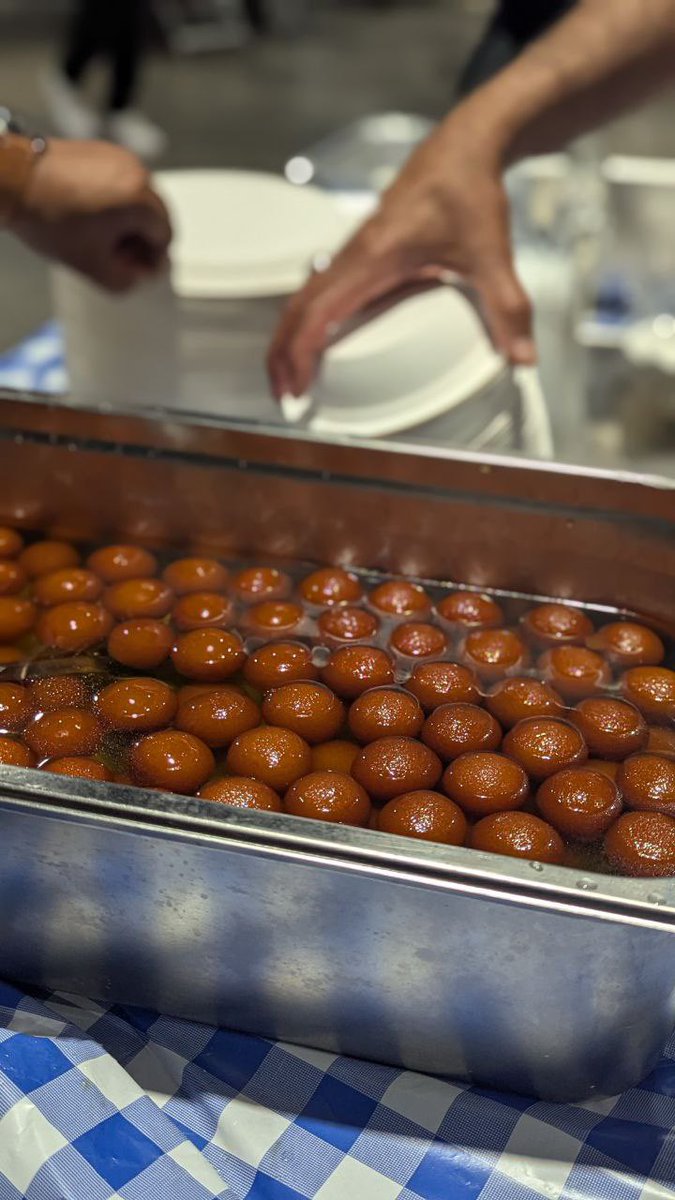 USAJalsa's tweet image. The guests of the Promised Messiah (as) have started arriving for the 75th #JalsaUSA 2025!

And guess what? Jalsa hasn’t even officially started yet—and the food is already next level delicious!