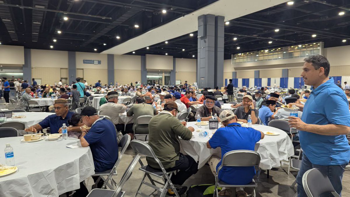 USAJalsa's tweet image. The guests of the Promised Messiah (as) have started arriving for the 75th #JalsaUSA 2025!

And guess what? Jalsa hasn’t even officially started yet—and the food is already next level delicious!