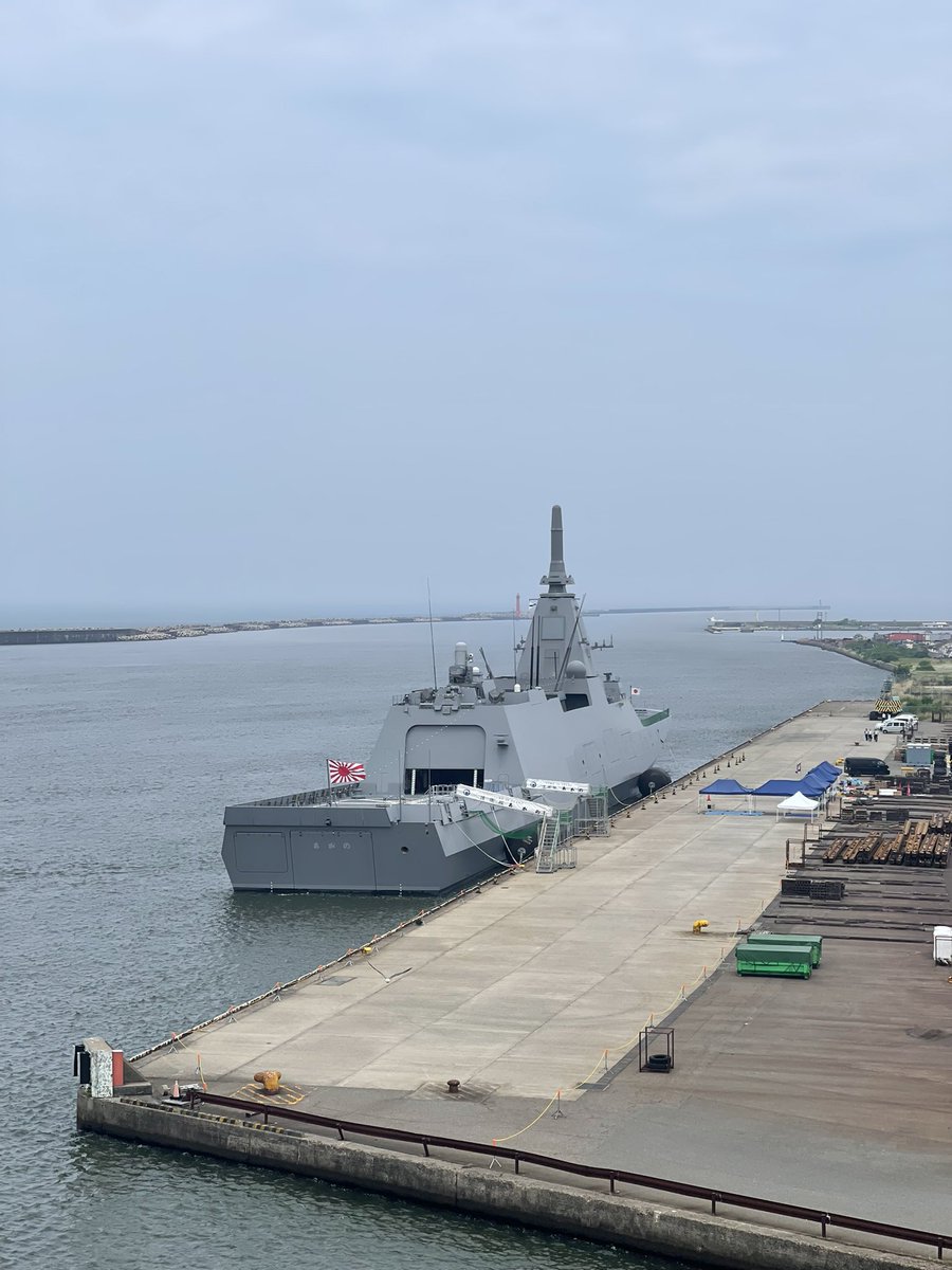 MV_Sakashimaru's tweet photo. 新潟から小樽行きのフェリーからFFM『あがの』を見た
#護衛艦あがの
#FFM6 https://t.co/RTaDZjndk5