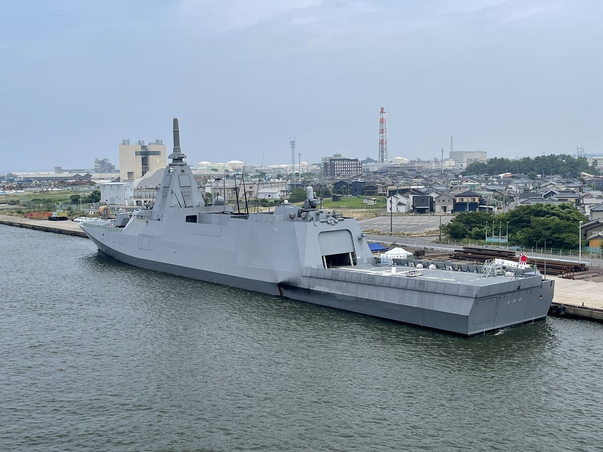 MV_Sakashimaru's tweet photo. 新潟から小樽行きのフェリーからFFM『あがの』を見た
#護衛艦あがの
#FFM6 https://t.co/RTaDZjndk5
