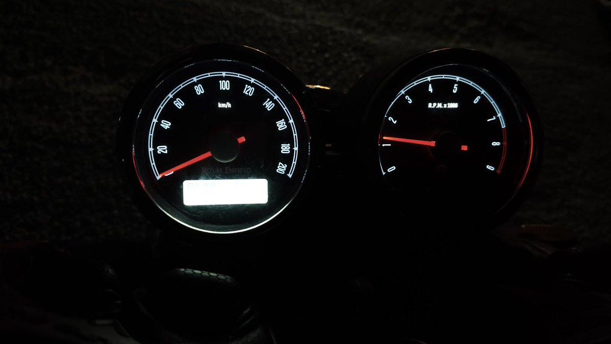 dhans4all's tweet image. Chasing horizons and hills with my our squad! Kodaikanal, here we come!

#Ridingtime #GroupRide