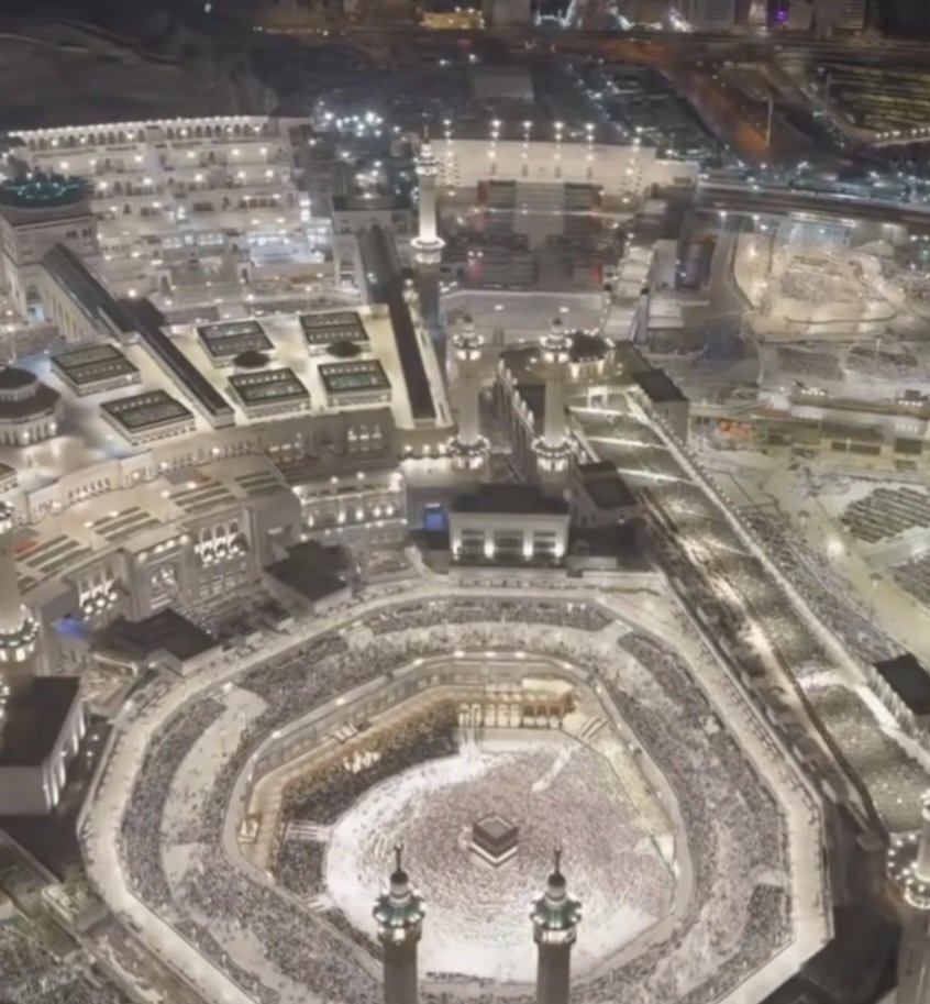 السلام علیکم ورحمتہ اللہ وبرکاتہ
جمعہ مبارک🤲🏻🕋🌹

Allah (c.c) Selamı Rahmeti,Bereketi,
mağfireti,ihsanı,ikramı 
üzerimize olsun.

Cumamız MÜBÂREK OLSUN 
🤲🏼🇹🇷🕌🇵🇰🕋🇵🇸🌹