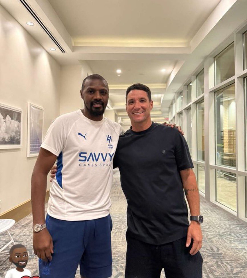🚨🚨🚨🚨— سعود كريري برفقة تياقو نيفيز خلال تواجدة في مقر البعثة لدعم الهلال 💙