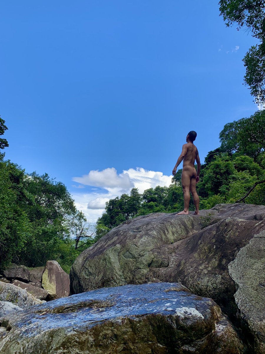 暴風雨前夕？
The calm before the storm?

#nudist