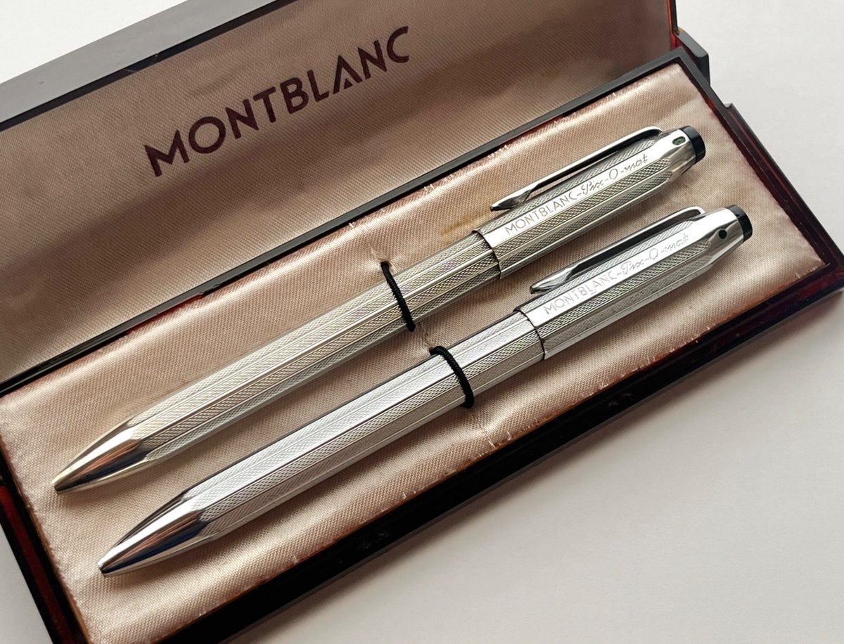 montblanc pix-o-matの935シルバー軸(上)とクローム軸(下)です。