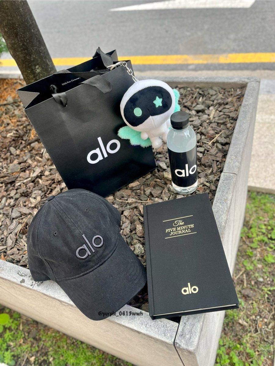 Alo Dosan flagship storeついにオープン 今日ソクジンが空港でかぶっ