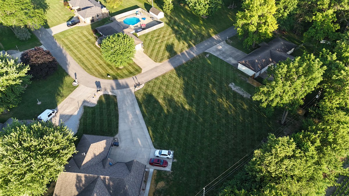 brad_douglas's tweet image. In honor of 🇺🇸 we laid  THE BEST #Stripes you will find across the  @OutKickTNML 🔥 
Everything is good and we’re ready for a great weekend in the 765🍺
Sponsors @DJIGlobal @DEWALTtough &amp;amp; #DixieChopper came through flawlessly! Big 🫡 to @tobykeith for the music of 🇺🇸 Party Hard &amp;amp;