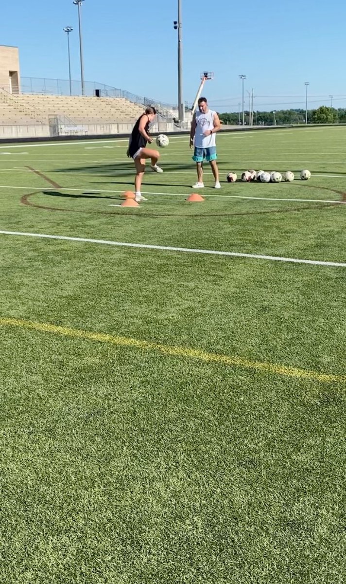 TatumBattle2010's tweet image. Working hard in the off-season! 💪 Excited for the upcoming season!