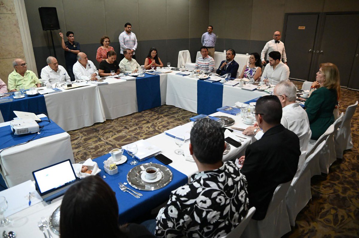 sergiomarioa's tweet image. Agradezco a la Asociación de Colegios  de Profesionistas A.C, por la oportunidad de conversar con ellos y poder contar con sus aportaciones para el Plan de Desarrollo Institucional de @uasoficialmx que impulsa el rector Jesús Madueña Molina. La visión de universidad que queremos…