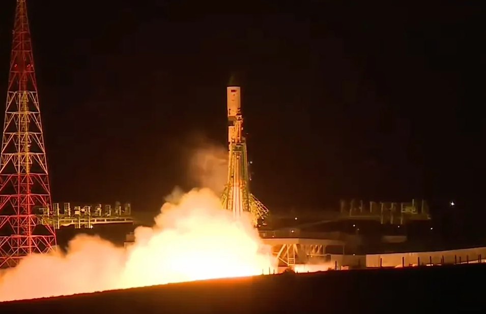 Russia launched its Progress 92 cargo ship to the ISS, sending 5,500+ pounds of supplies from Baikonur. Docking is set for July 6. Fuel, food, and research gear are en route.

✍️This moment has been recorded on #HistoryDAO.

Mint Link: aapi.historydao.io/history/sharet…

#Space #ISS #Russia