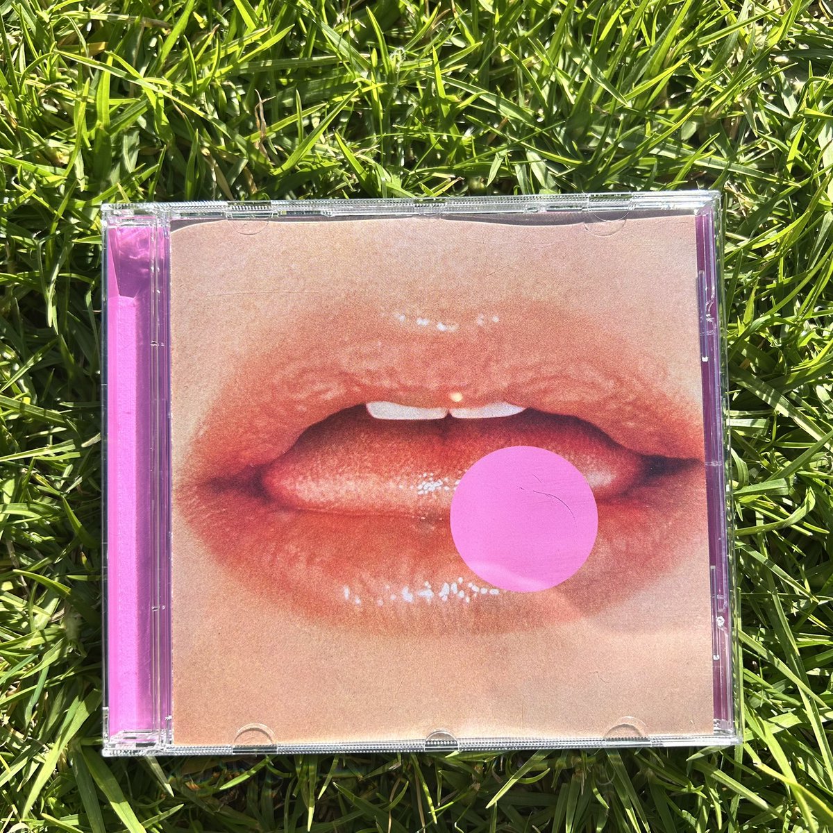 keshaswhiskey's tweet image. I got @KeshaRose new album, such a slay!! Fucking love this album, so many fun songs #kesha #keshafreedom