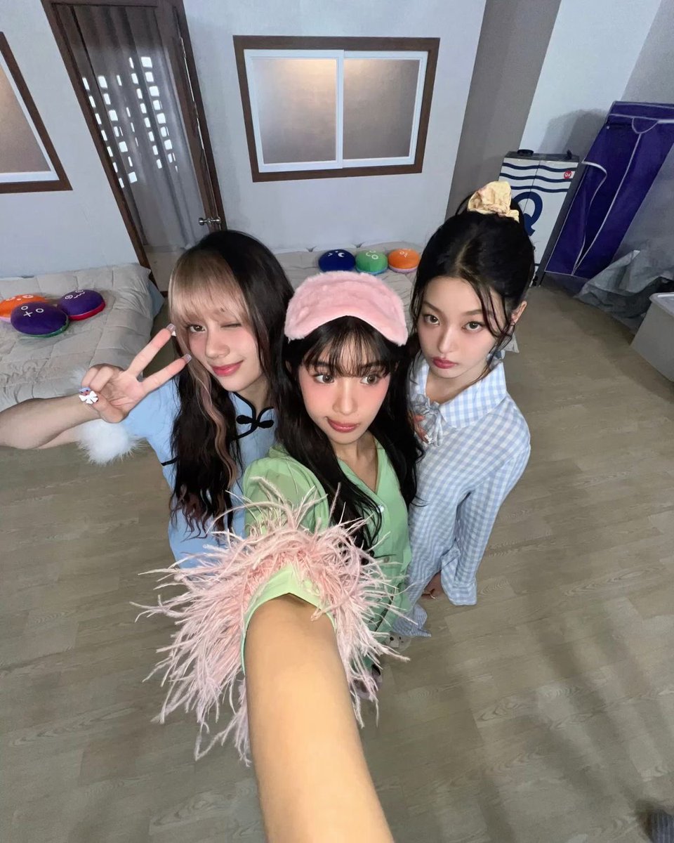 defaultvinyl's tweet photo. 🍒⚓️🐚 @ryenkate @virgoliar https://t.co/8VNYpcIAIB