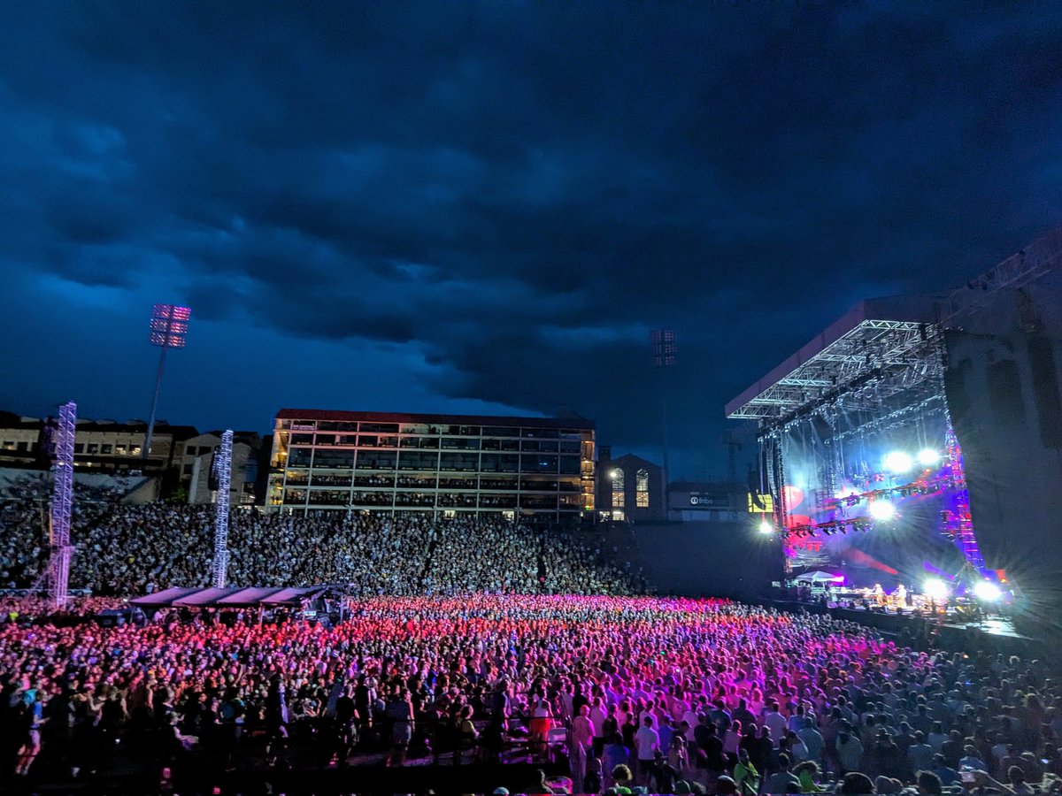 Divided Bri tweet media