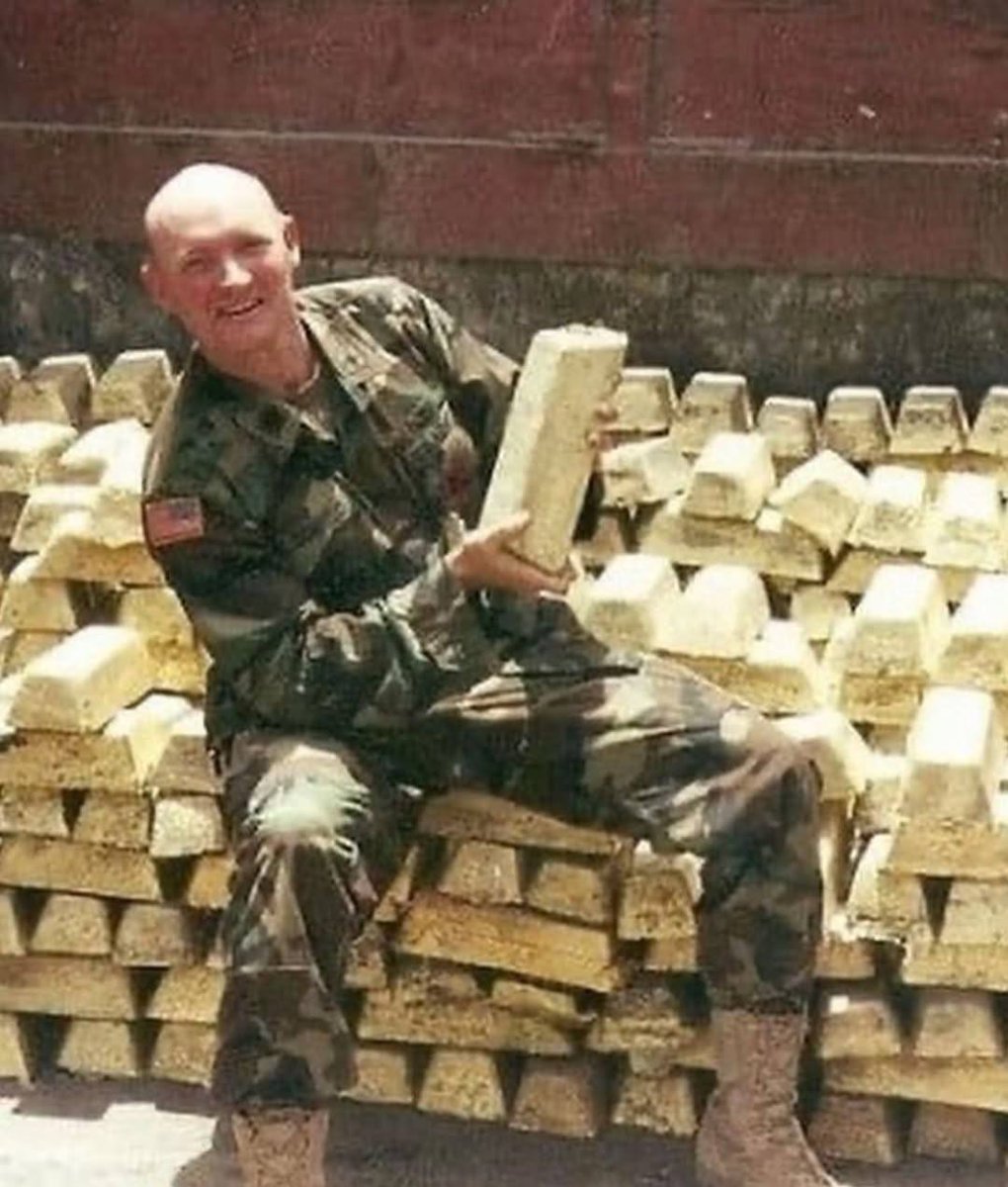 Nunca hay que olvidar que 
Las fuerzas armadas de los EE.UU. robaron en Iraq los lingotes de oro por suma estimada de 868 millones de dólares.
Eso son, ladrones, saqueadores, asesinos...