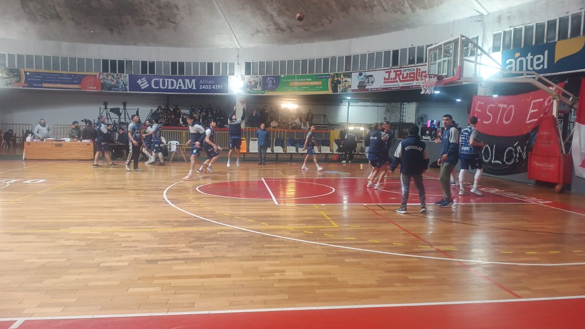 Basquet Total (@basquettotal) on Twitter photo PUNTO CRUCIAL
Olimpia recibe a Stockolmo en un punto importante en el objetivo de ambos de entrar entre los ocho. Los del Prado tendrán el reestreno de Lucio Castellani.
📝 <a href="/JRodriguezRey/">José Rodríguez Rey</a>
🗣 <a href="/ACiancioBruni/">Andrés Ciancio Bruni</a>
📸 <a href="/flodiazcibils/">Flo Díaz🌻</a>
#LDAxBT PUNTO CRUCIAL
Olimpia recibe a Stockolmo en un punto importante en el objetivo de ambos de entrar entre los ocho. Los del Prado tendrán el reestreno de Lucio Castellani.
📝 <a href="/JRodriguezRey/">José Rodríguez Rey</a>
🗣 <a href="/ACiancioBruni/">Andrés Ciancio Bruni</a>
📸 <a href="/flodiazcibils/">Flo Díaz🌻</a>
#LDAxBT