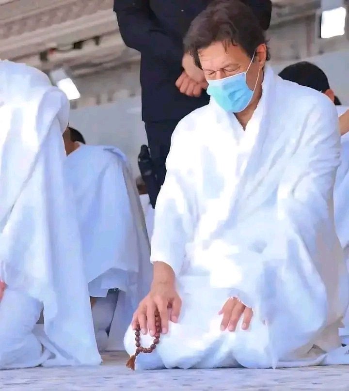 Kaptaan ki dewani😍 (@zarneshkhan5) on Twitter photo السلام علیکم 
صبح بخیر، جمعہ مبارک 
یا اللہ میرے کپتان میرے لیڈر کی مدد فرما آمین 
یا اللہ تیرے پیارے حبیب کے صدقے میرے لیڈر کو پابند سلاسل سے جلد از جلد رہائی نصیب فرما آمین اپنی امان میں رکھنا آمین 
#پبلک_انٹرسٹ 
#پبلک_انٹرسٹ_اڈیالہ_میں السلام علیکم 
صبح بخیر، جمعہ مبارک 
یا اللہ میرے کپتان میرے لیڈر کی مدد فرما آمین 
یا اللہ تیرے پیارے حبیب کے صدقے میرے لیڈر کو پابند سلاسل سے جلد از جلد رہائی نصیب فرما آمین اپنی امان میں رکھنا آمین 
#پبلک_انٹرسٹ 
#پبلک_انٹرسٹ_اڈیالہ_میں