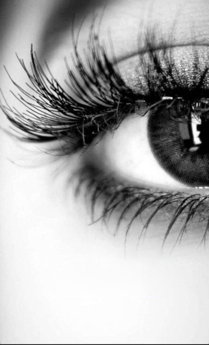 لا تستطع أن تكتب لي ، إذًا أكتب عني ...
رفقًا بمـا تبقى مني.🖤✨