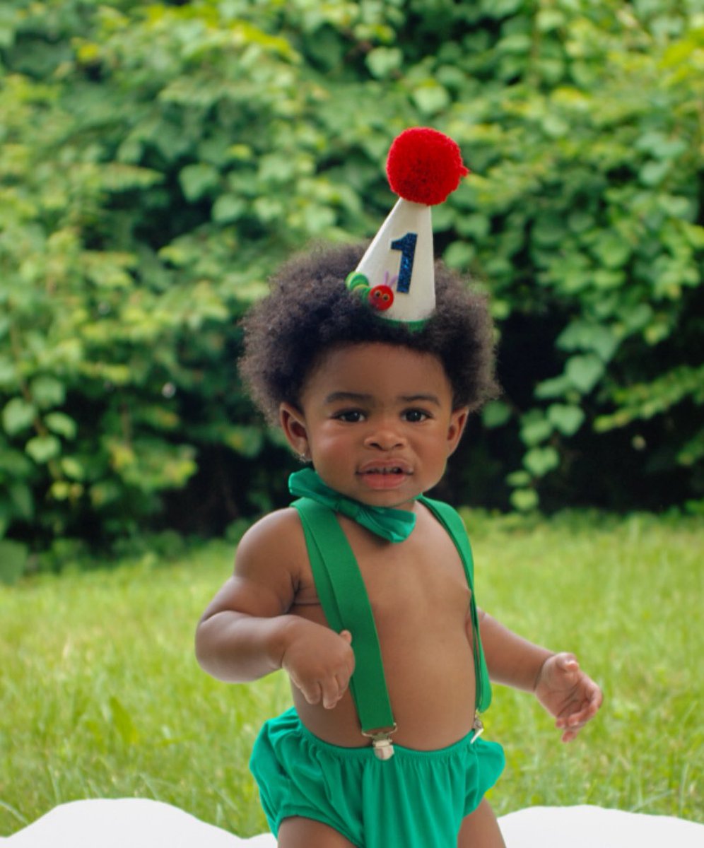 trulykaykay's tweet photo. i have a ONE year old today 😍🐛❤️ #secondBorn https://t.co/3bEt6rZ0L3
