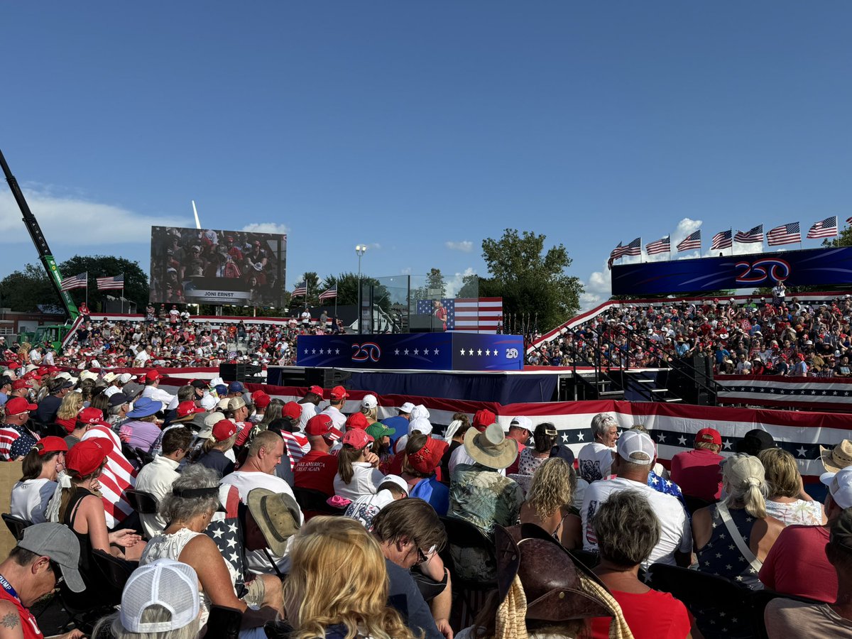 joniernst's tweet image. Thank you, President Trump for choosing Iowa to kick off America250! 🇺🇸
