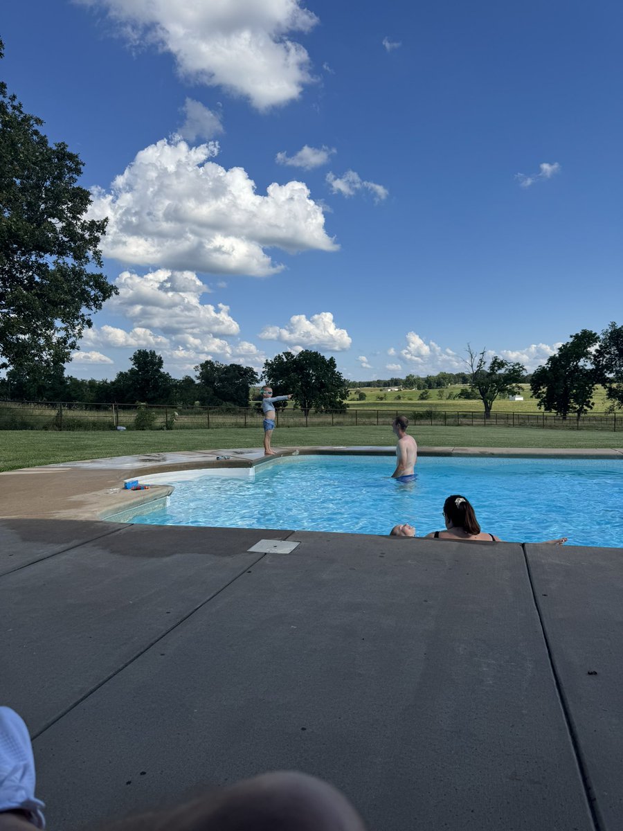 dbfarms2023's tweet image. lil hog farmer turns 4 he requested a pool party and can anyone guess the theme of his party? His aunt fixed him all his favorites.