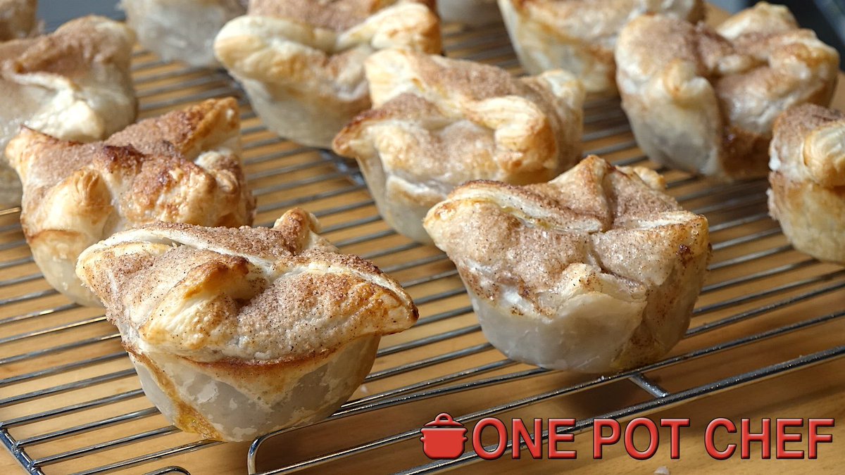 July 4th is Independence Day for my American friends! Celebrate with something that’s as American as Apple Pie - these cute Mini Apple Pies! youtu.be/Zs1Y4qZgquI