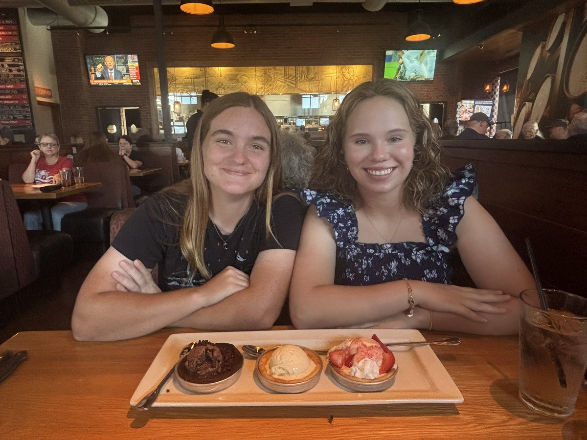 One last sweet treat with the class of 2025! Thankful for both these girls and all they did for Avon Softball. Can’t wait for their next chapter! 🍨🍪🐥🥎 #foreverorioles