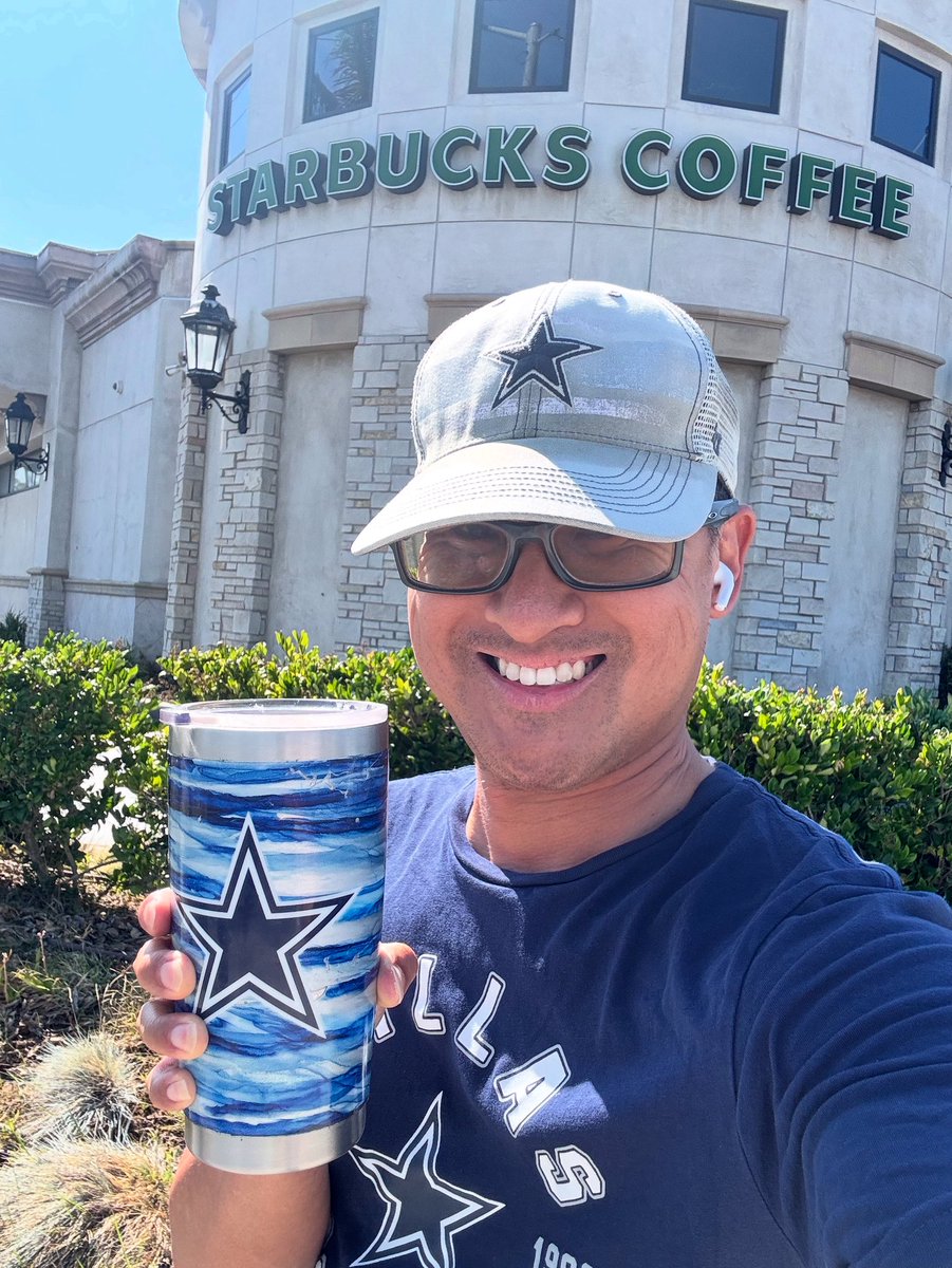 jonathan_shen7's tweet photo. Let the 3-day weekend commence! ๐ Happy Thirsty Thursday, everybody! ๐๐บ๐ธโญโ๏ธ #starbucks #coffee #coffeetime #afternooncoffee #3dayweekend #longweekend #dallascowboys #dc4l #bleedblueandsilver #respectthestar https://t.co/tbmQHDo0k5
